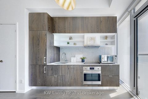 Photo 4 at 917 - 5 Soudan Avenue, Mount Pleasant West, Toronto