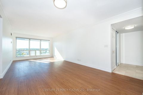 Photo 3 at 1007 - 8 Lee Centre Drive, Woburn, Toronto