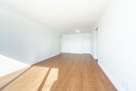 Photo 5 at 1007 - 8 Lee Centre Drive, Woburn, Toronto