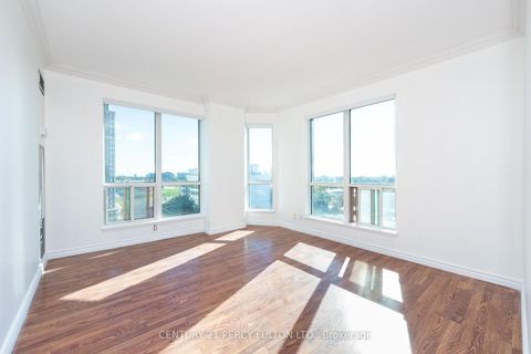 Photo 10 at 1007 - 8 Lee Centre Drive, Woburn, Toronto