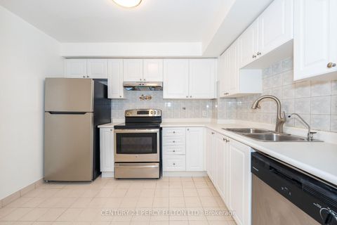 Photo 13 at 1007 - 8 Lee Centre Drive, Woburn, Toronto