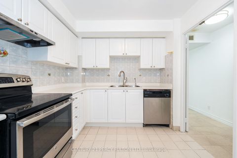 Photo 14 at 1007 - 8 Lee Centre Drive, Woburn, Toronto