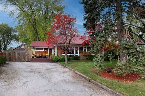 Photo 2 at 167 Oliver Place, CP College Park, Oakville