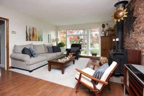 Photo 6 at 167 Oliver Place, CP College Park, Oakville