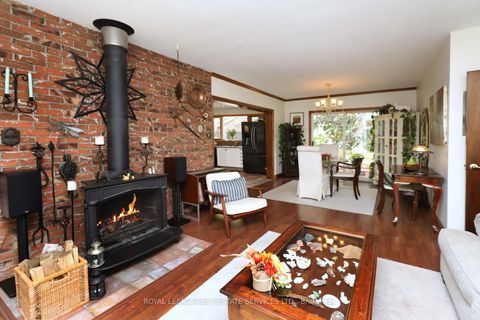 Photo 11 at 167 Oliver Place, CP College Park, Oakville