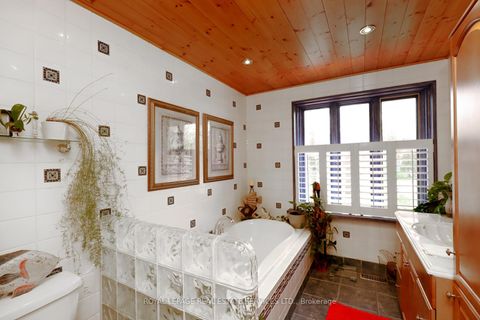 Photo 14 at 167 Oliver Place, CP College Park, Oakville