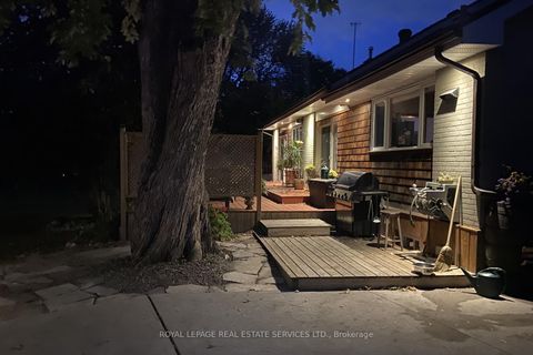 Photo 45 at 167 Oliver Place, CP College Park, Oakville