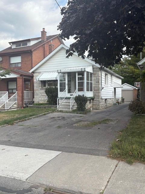 Photo 0 at 627 McRoberts Avenue, Fairbank, Toronto
