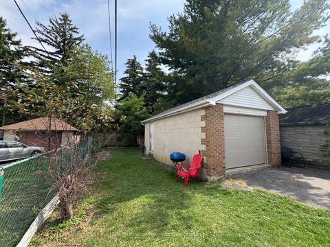 Photo 6 at 627 McRoberts Avenue, Fairbank, Toronto