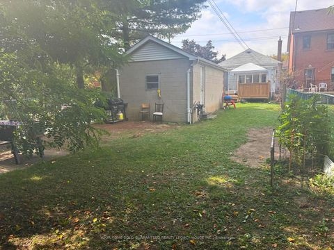 Photo 7 at 627 McRoberts Avenue, Fairbank, Toronto