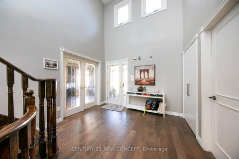 Photo 4 at 40 Marchwood Crescent, Harding, Richmond Hill