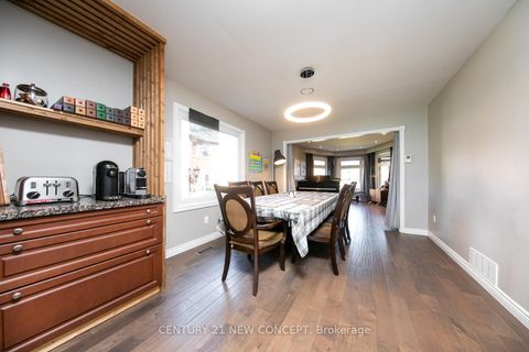 Photo 9 at 40 Marchwood Crescent, Harding, Richmond Hill