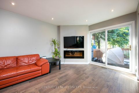 Photo 11 at 40 Marchwood Crescent, Harding, Richmond Hill