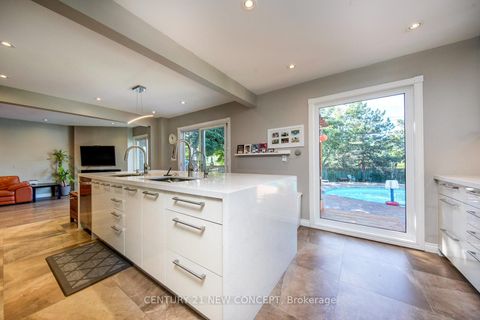 Photo 16 at 40 Marchwood Crescent, Harding, Richmond Hill