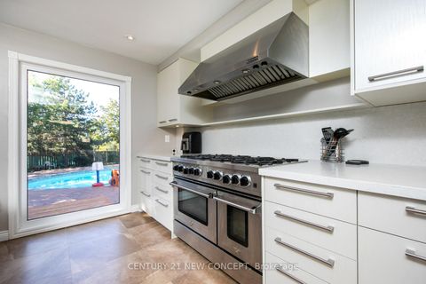 Photo 17 at 40 Marchwood Crescent, Harding, Richmond Hill