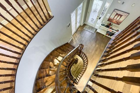 Photo 24 at 40 Marchwood Crescent, Harding, Richmond Hill