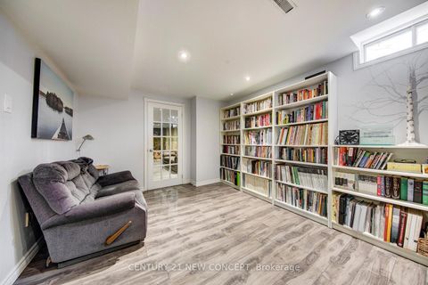 Photo 36 at 40 Marchwood Crescent, Harding, Richmond Hill