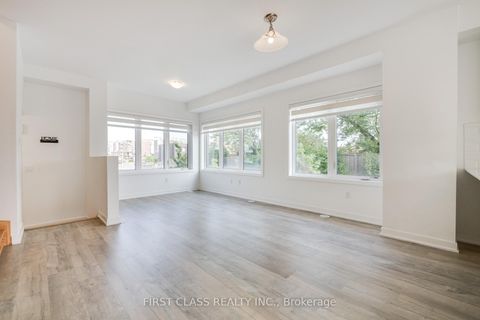 Photo 6 at 5 - 100 Stanley Green Boulevard, CFB, Toronto