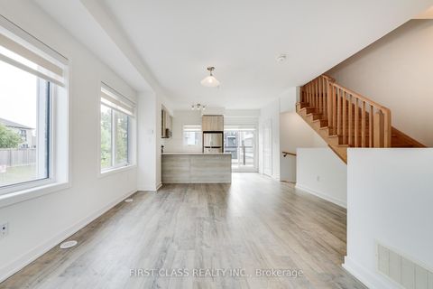 Photo 9 at 5 - 100 Stanley Green Boulevard, CFB, Toronto