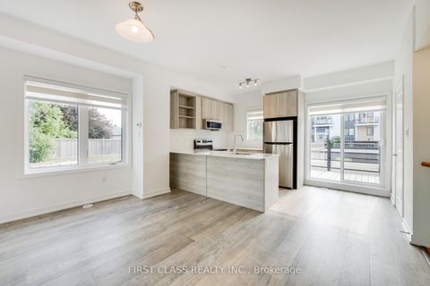 Photo 10 at 5 - 100 Stanley Green Boulevard, CFB, Toronto