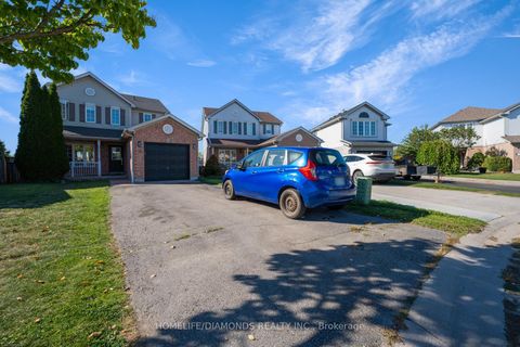 Photo 2 at 68 Heritage Court, Painswick South, Barrie Photo 2 at 68 Heritage Court, Painswick South, Barrie