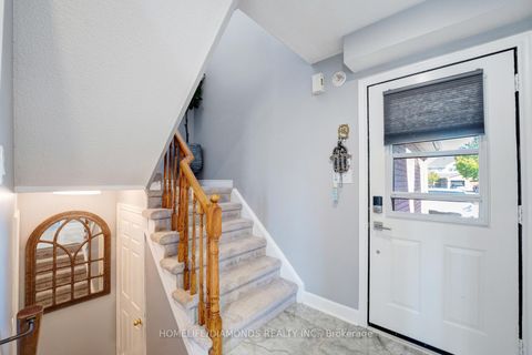 Photo 8 at 68 Heritage Court, Painswick South, Barrie