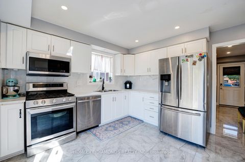 Photo 15 at 68 Heritage Court, Painswick South, Barrie