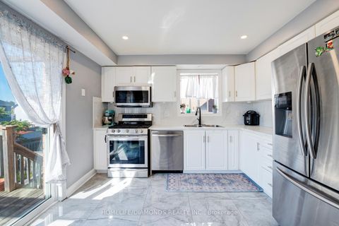Photo 17 at 68 Heritage Court, Painswick South, Barrie