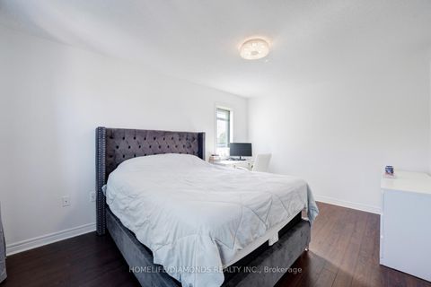 Photo 20 at 68 Heritage Court, Painswick South, Barrie