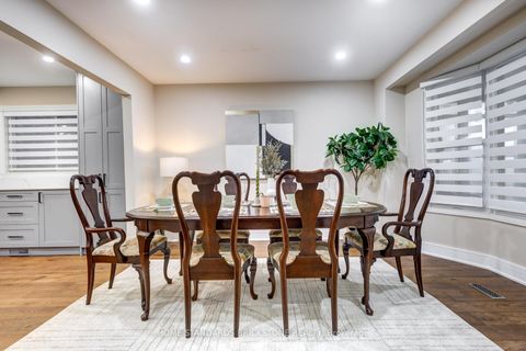 Photo 4 at 45 Spring Gate Boulevard, Yorkhill, Vaughan