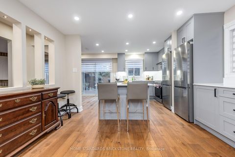 Photo 6 at 45 Spring Gate Boulevard, Yorkhill, Vaughan