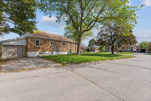 Photo 2 at 106 FLORA Drive, Dorset Park, Toronto