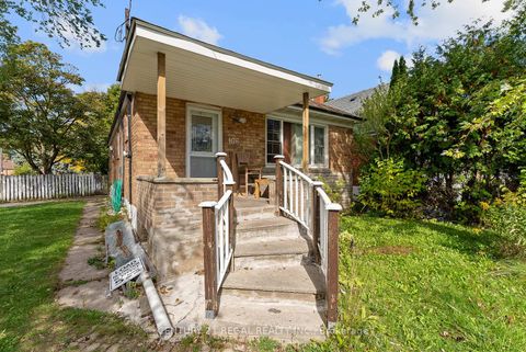 Photo 3 at 106 FLORA Drive, Dorset Park, Toronto