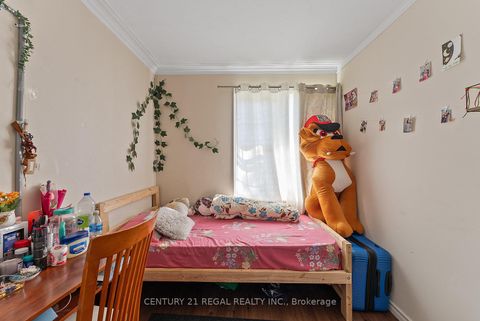 Photo 11 at 106 FLORA Drive, Dorset Park, Toronto