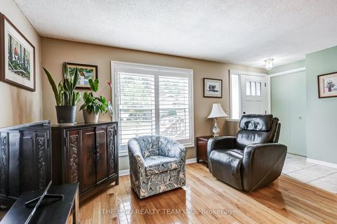 Photo 6 at 272 Jeff Smith Court, College Manor, Newmarket