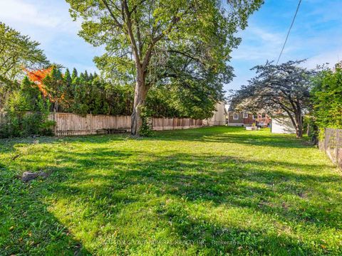 Photo 13 at 65 Lurgan Drive, Willowdale West, Toronto