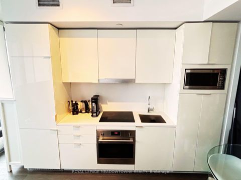 Photo 3 at 2104 - 170 Bayview Avenue, Moss Park, Toronto