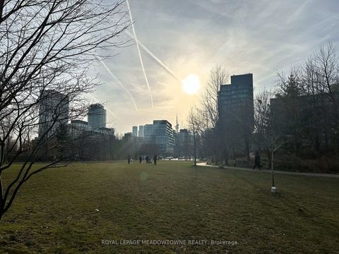 Photo 8 at 2104 - 170 Bayview Avenue, Moss Park, Toronto