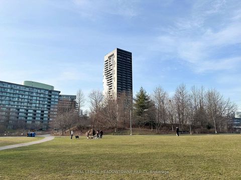 Photo 9 at 2104 - 170 Bayview Avenue, Moss Park, Toronto