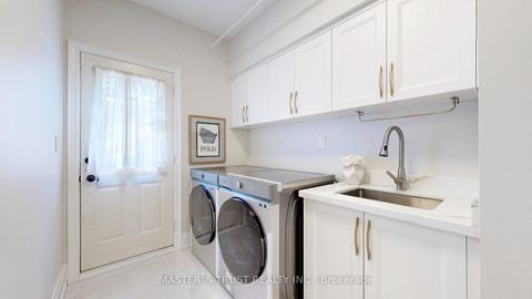 Photo 17 at 31 Boake Trail, Bayview Hill, Richmond Hill