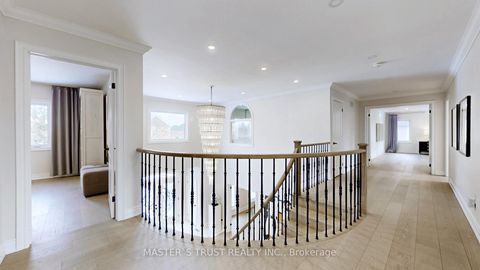 Photo 18 at 31 Boake Trail, Bayview Hill, Richmond Hill