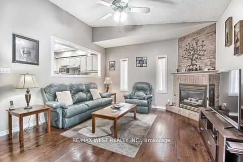 Photo 5 at 852 Beatrice Street E, Pinecrest, Oshawa