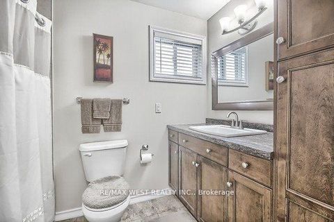 Photo 9 at 852 Beatrice Street E, Pinecrest, Oshawa