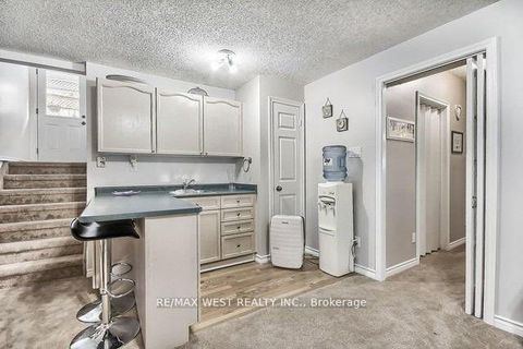 Photo 10 at 852 Beatrice Street E, Pinecrest, Oshawa