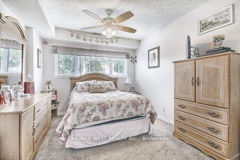 Photo 12 at 852 Beatrice Street E, Pinecrest, Oshawa