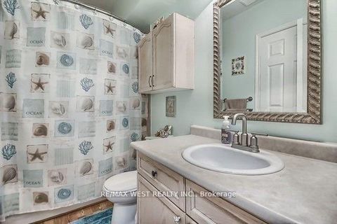 Photo 13 at 852 Beatrice Street E, Pinecrest, Oshawa