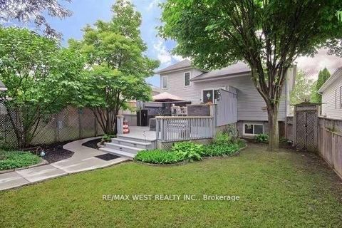 Photo 15 at 852 Beatrice Street E, Pinecrest, Oshawa