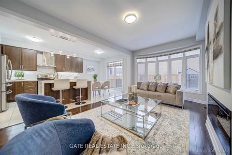 Photo 2 at 5 Nocturne Avenue, Kleinburg, Vaughan