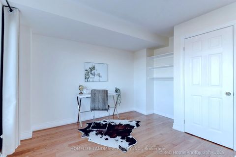 Photo 4 at 14 Hartney Drive, Rural Richmond Hill, Richmond Hill