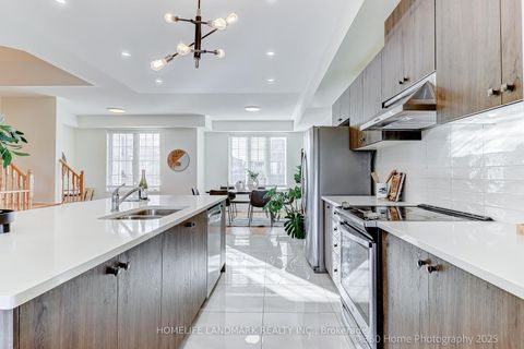 Photo 9 at 14 Hartney Drive, Rural Richmond Hill, Richmond Hill